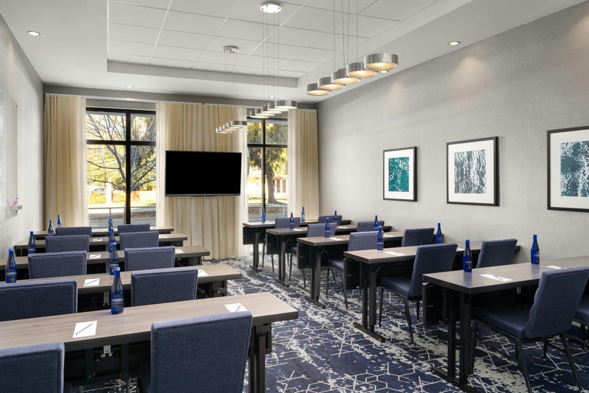 Courtyard By Marriott Sunnyvale Silicon Valley Экстерьер фото